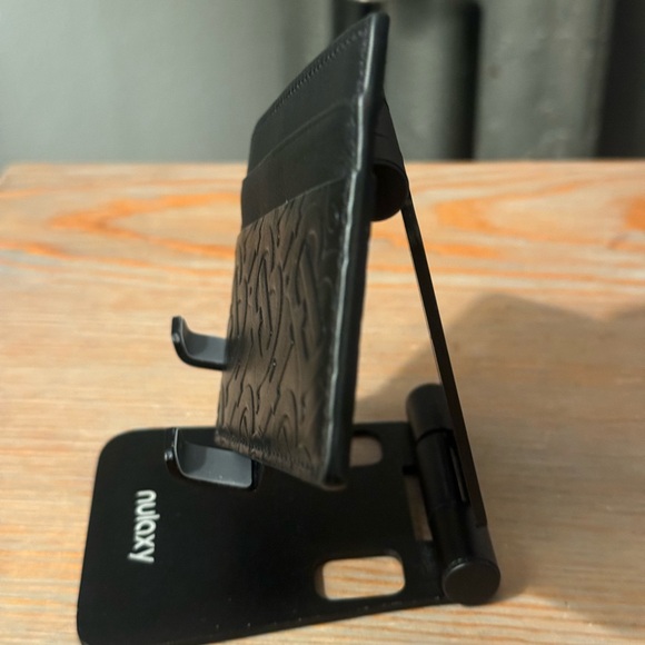 Burberry Embossed black - Picture 2 of 12